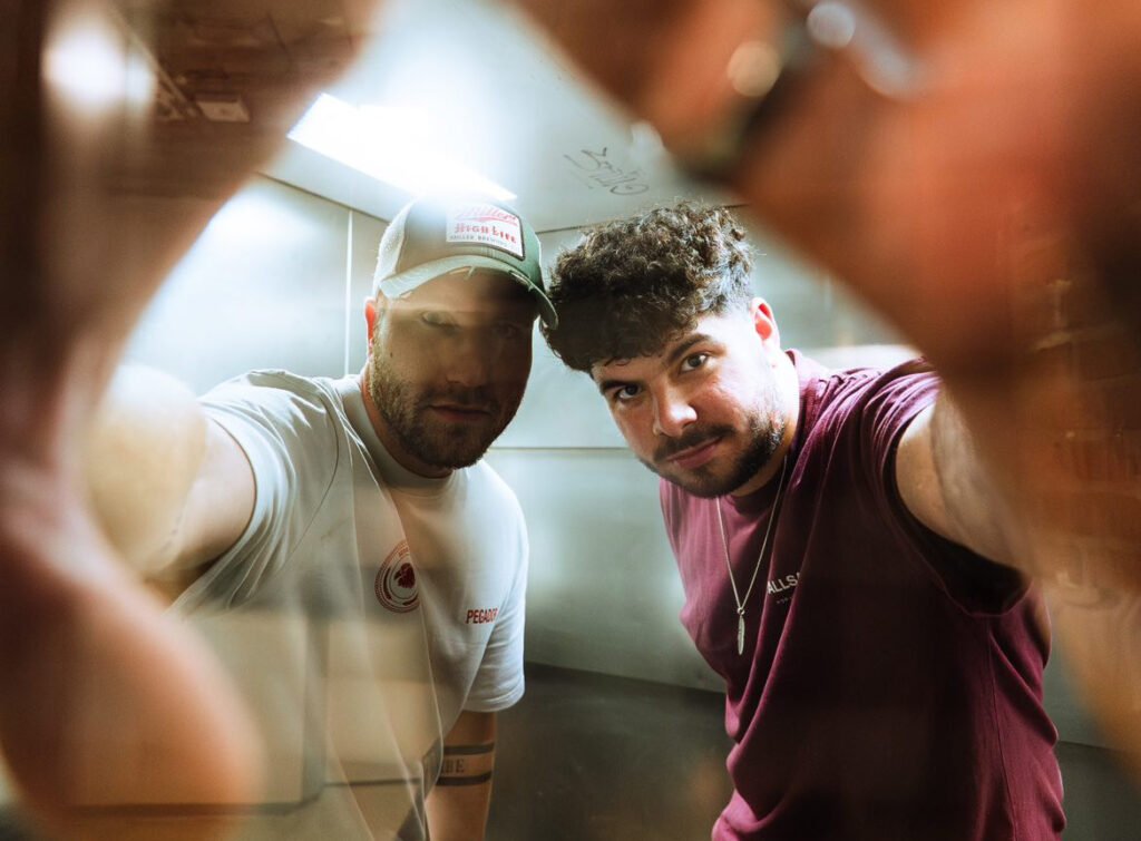 SGRO & Steve Dosvor’s Drippin’ Transforms Osnabrück’s Tech House Skyline into Liquid Gold 8 SGRO & Steve Dosvor on Palmlands Records