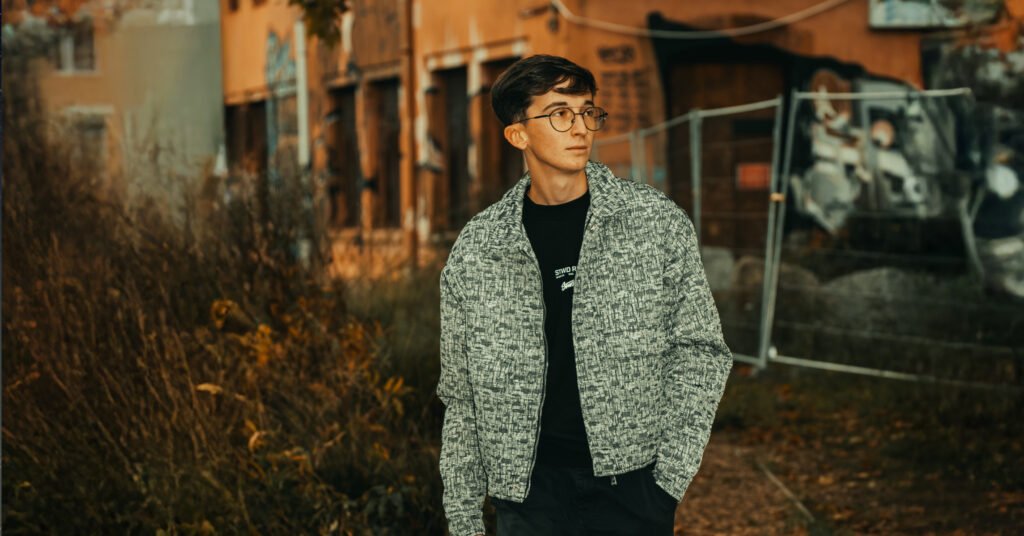 L2O strikes back with “Orbit” – a high-energy Bass House weapon on Palmlands 3 L2O on Palmlands Records again with Orbit