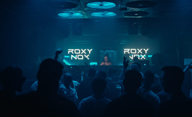 Roxy-Nox-Bootshaus-blackbox